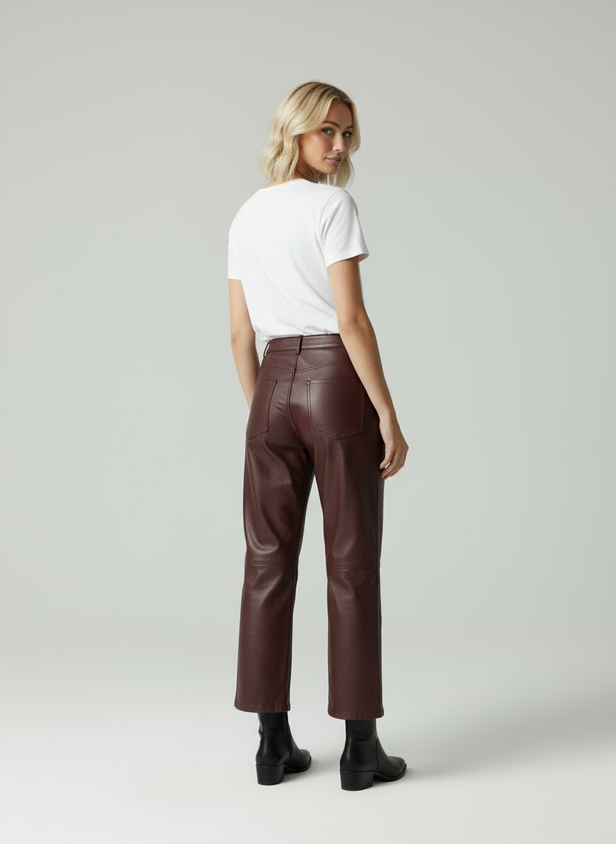 Isabeau | High Waist Straight Fit Vegan Leren Broek