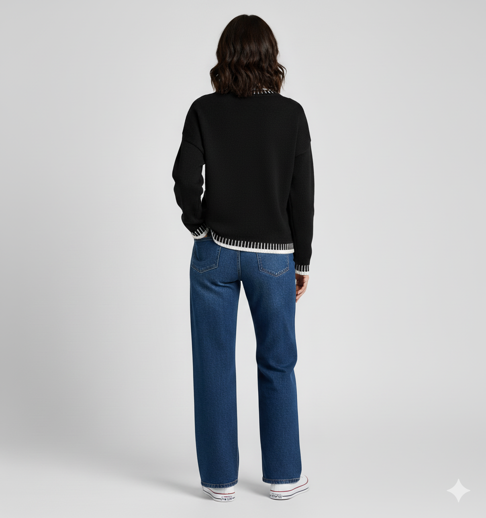 Chloe | Zwarte Trui met Gehaakt Hartdetail